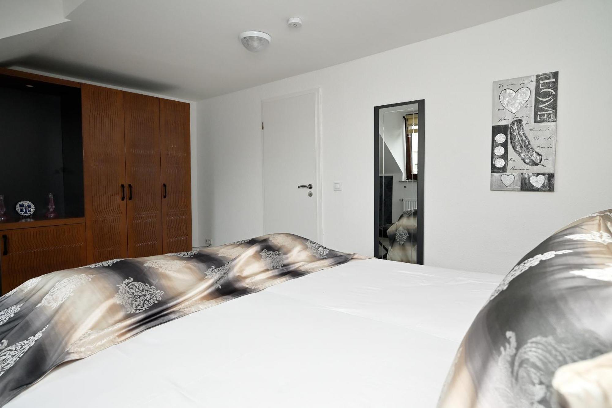 Ferienwohnung&Aparts By Kispet Group Hotels In Oberhausen Oberhausen  Extérieur photo
